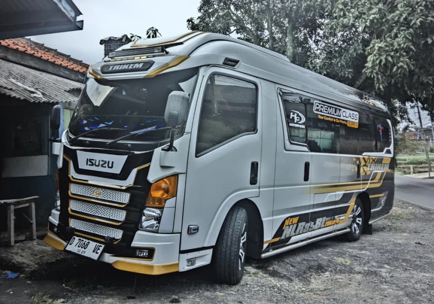 Isuzu Elf Long