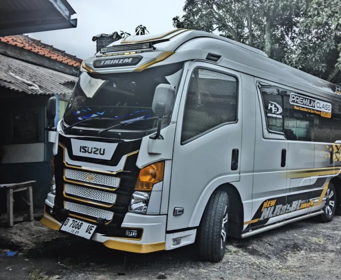 Isuzu Elf Short