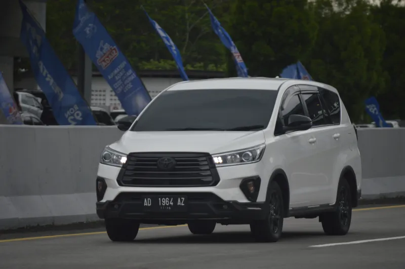 Rental Toyota Innova Jombang